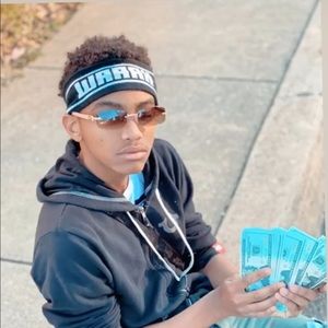 Meet your Posher, Eric